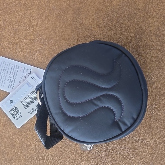 NWT Lululemon Logo Coin Pouch Black Compact Zippered Wallet Travel Accessory - Picture 1 of 6